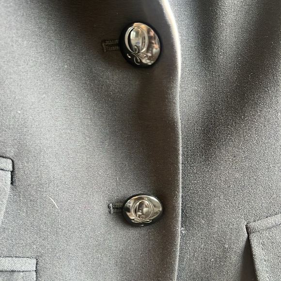Black blazer with white trim on lapel, size 0 - Picture 4 of 5